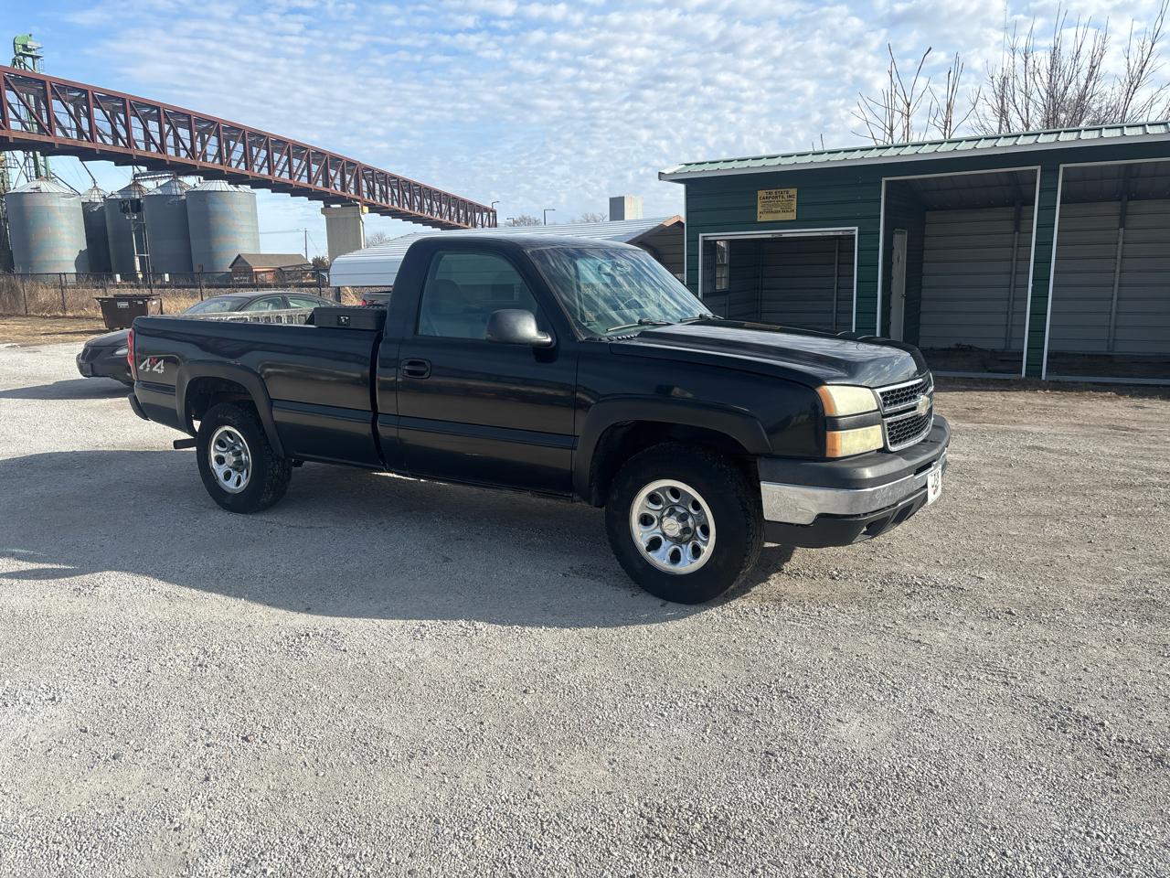 Chevrolet Silverado 1500 4WD Reg Cab 126" Work Truck 2006
