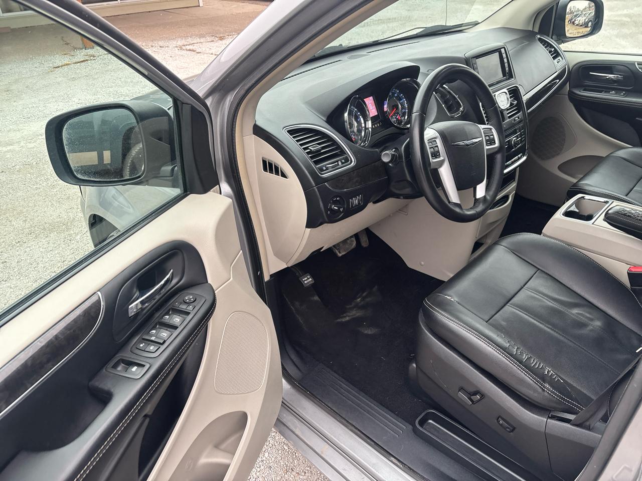 Chrysler Town & Country 4dr Wgn Touring 2016