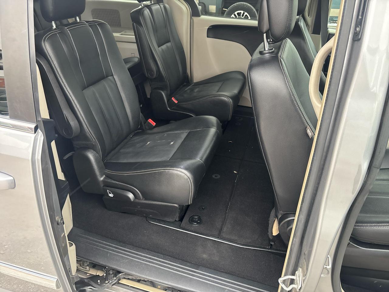 Chrysler Town & Country 4dr Wgn Touring 2016