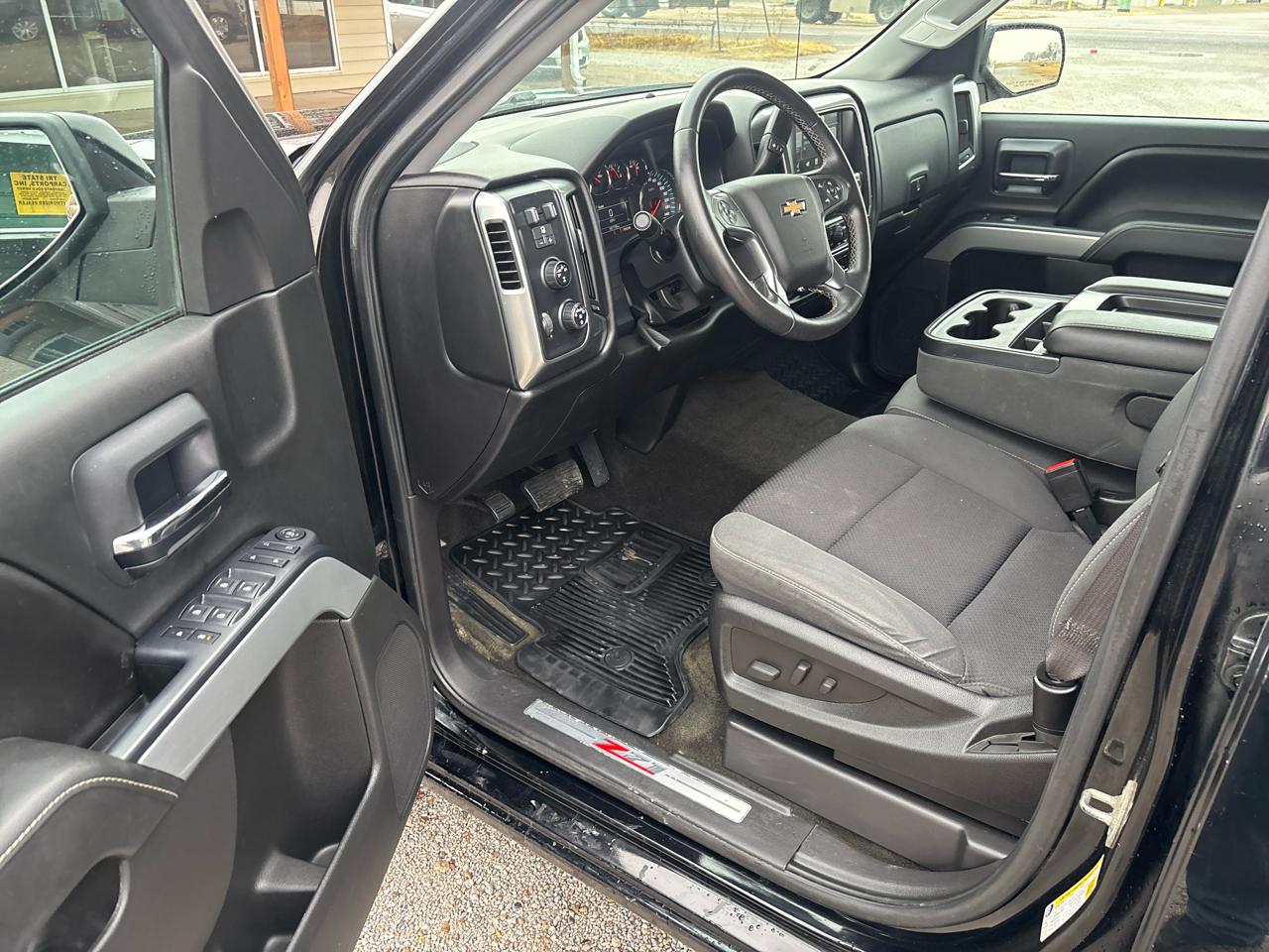 Chevrolet Silverado 1500 4WD Crew Cab 143.5" LT w/2LT 2015