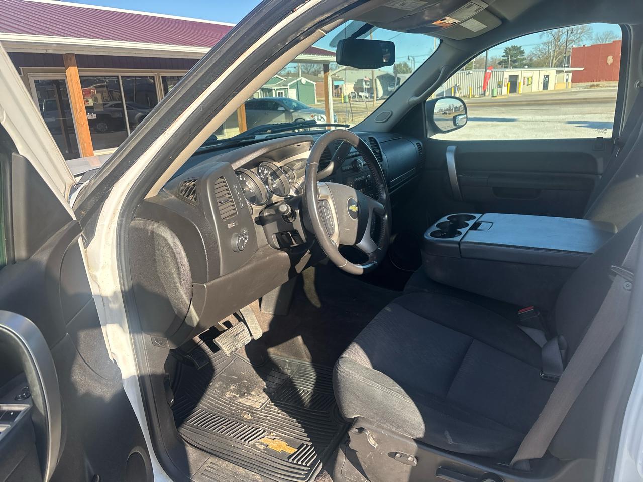 Chevrolet Silverado 1500 4WD Crew Cab 143.5" LT 2012