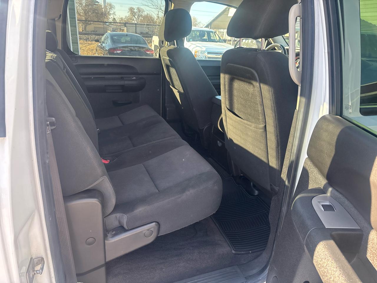 Chevrolet Silverado 1500 4WD Crew Cab 143.5" LT 2012