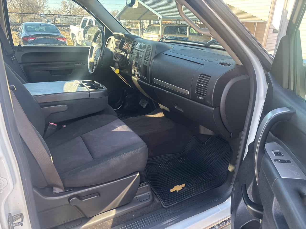 Chevrolet Silverado 1500 4WD Crew Cab 143.5" LT 2012