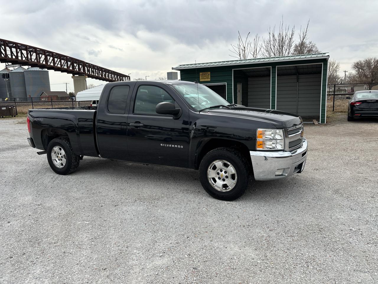 Chevrolet Silverado 1500 4WD Ext Cab 143.5" LT 2012