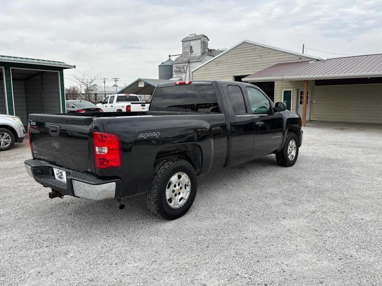 Chevrolet Silverado 1500 4WD Ext Cab 143.5" LT 2012