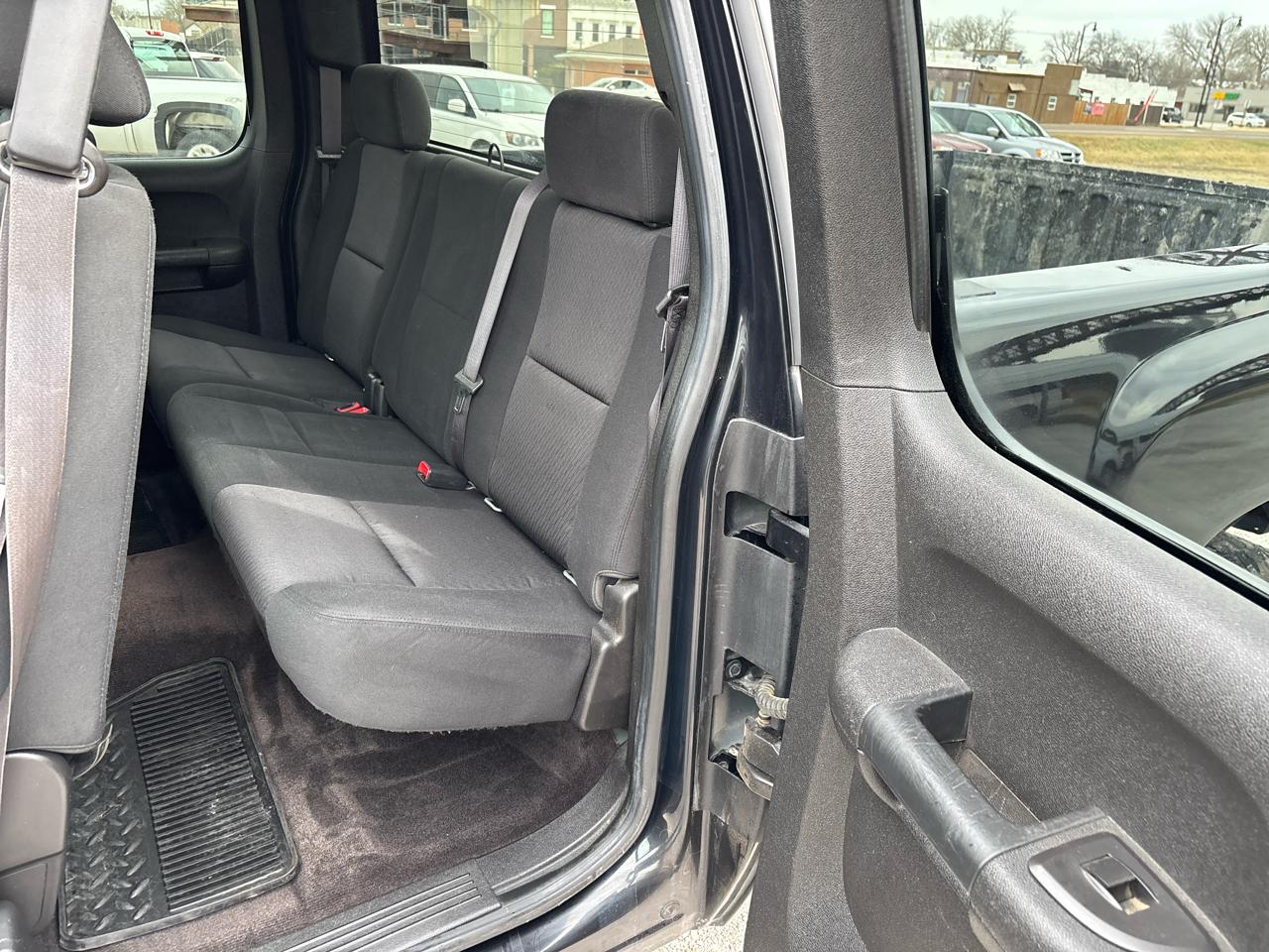 Chevrolet Silverado 1500 4WD Ext Cab 143.5" LT 2012