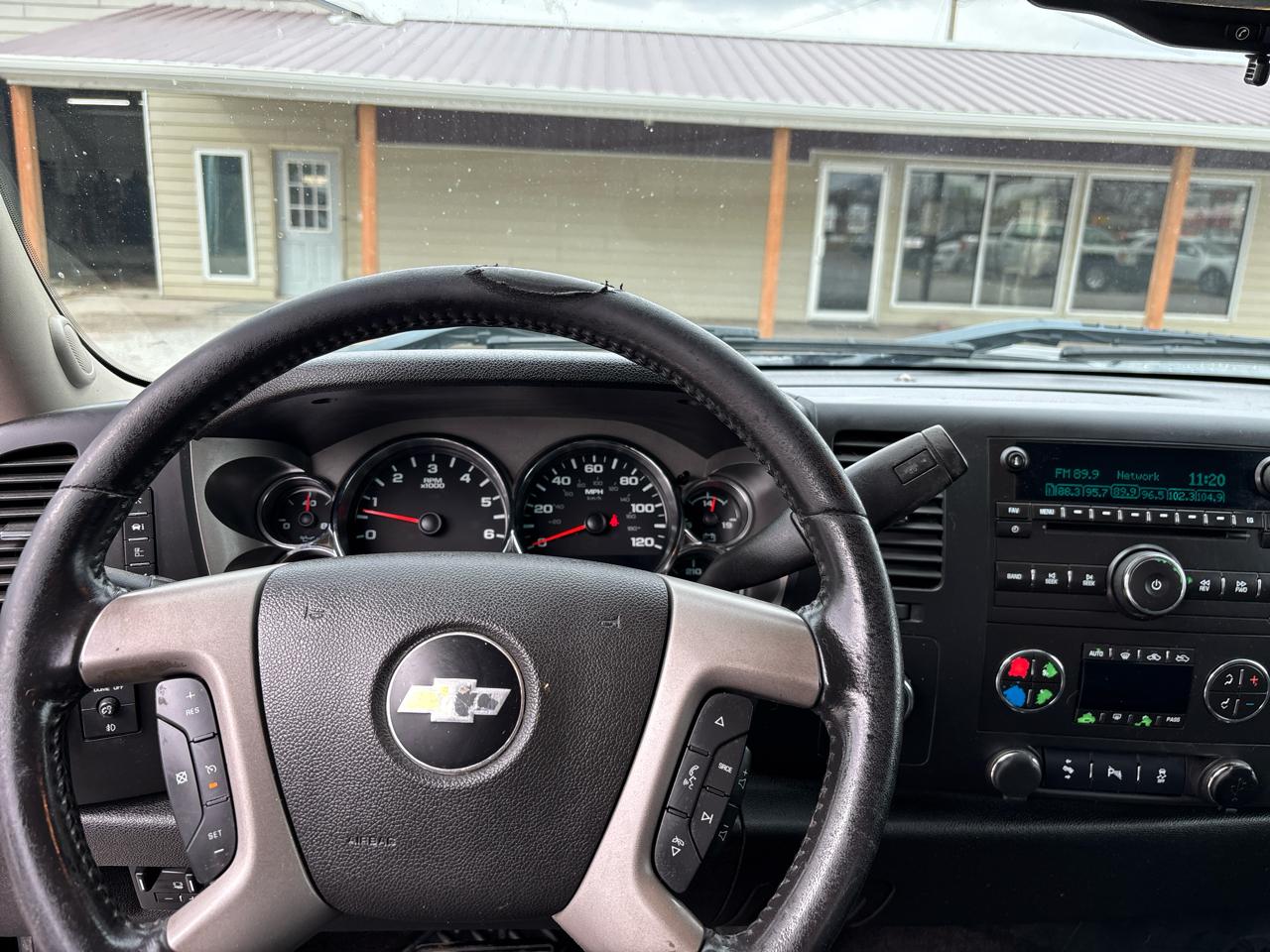 Chevrolet Silverado 1500 4WD Ext Cab 143.5" LT 2012