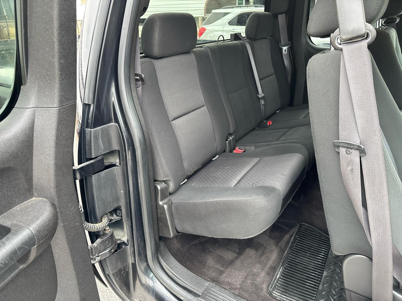 Chevrolet Silverado 1500 4WD Ext Cab 143.5" LT 2012