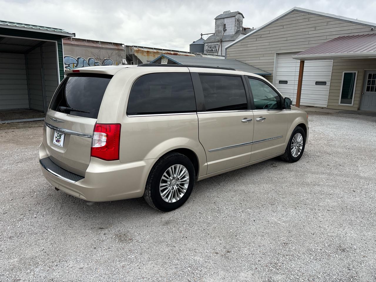 Chrysler Town & Country 4dr Wgn Touring-L Anniversary Edition 2016