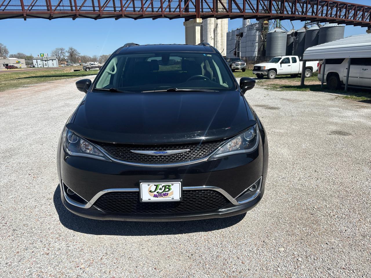 Chrysler Pacifica Touring L FWD 2019