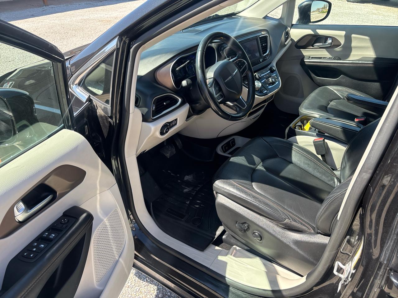 Chrysler Pacifica Touring L FWD 2019