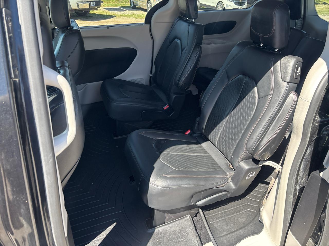 Chrysler Pacifica Touring L FWD 2019
