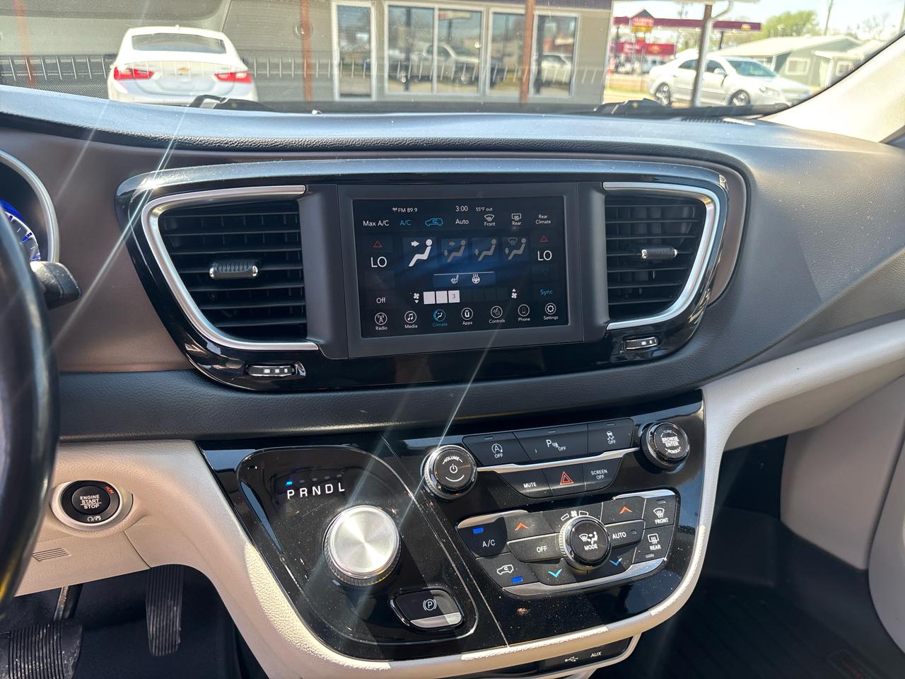 Chrysler Pacifica Touring L FWD 2019