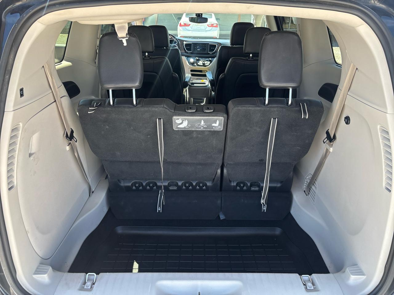 Chrysler Pacifica Touring L FWD 2019