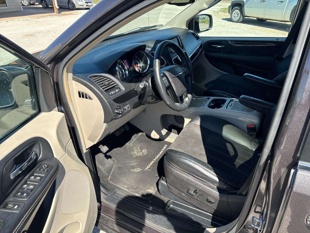 Chrysler Town & Country 4dr Wgn Limited 2015