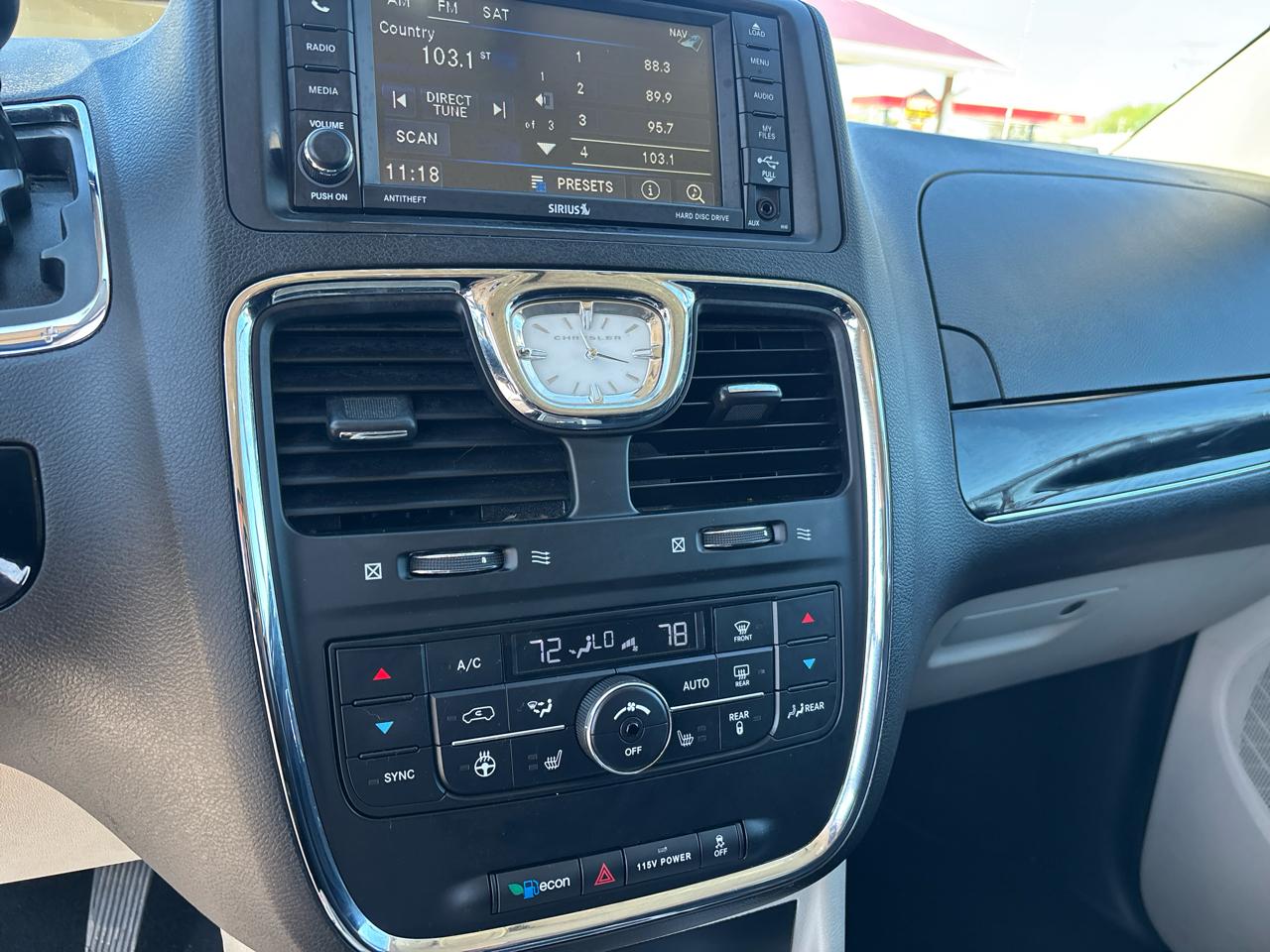 Chrysler Town & Country 4dr Wgn Limited 2015