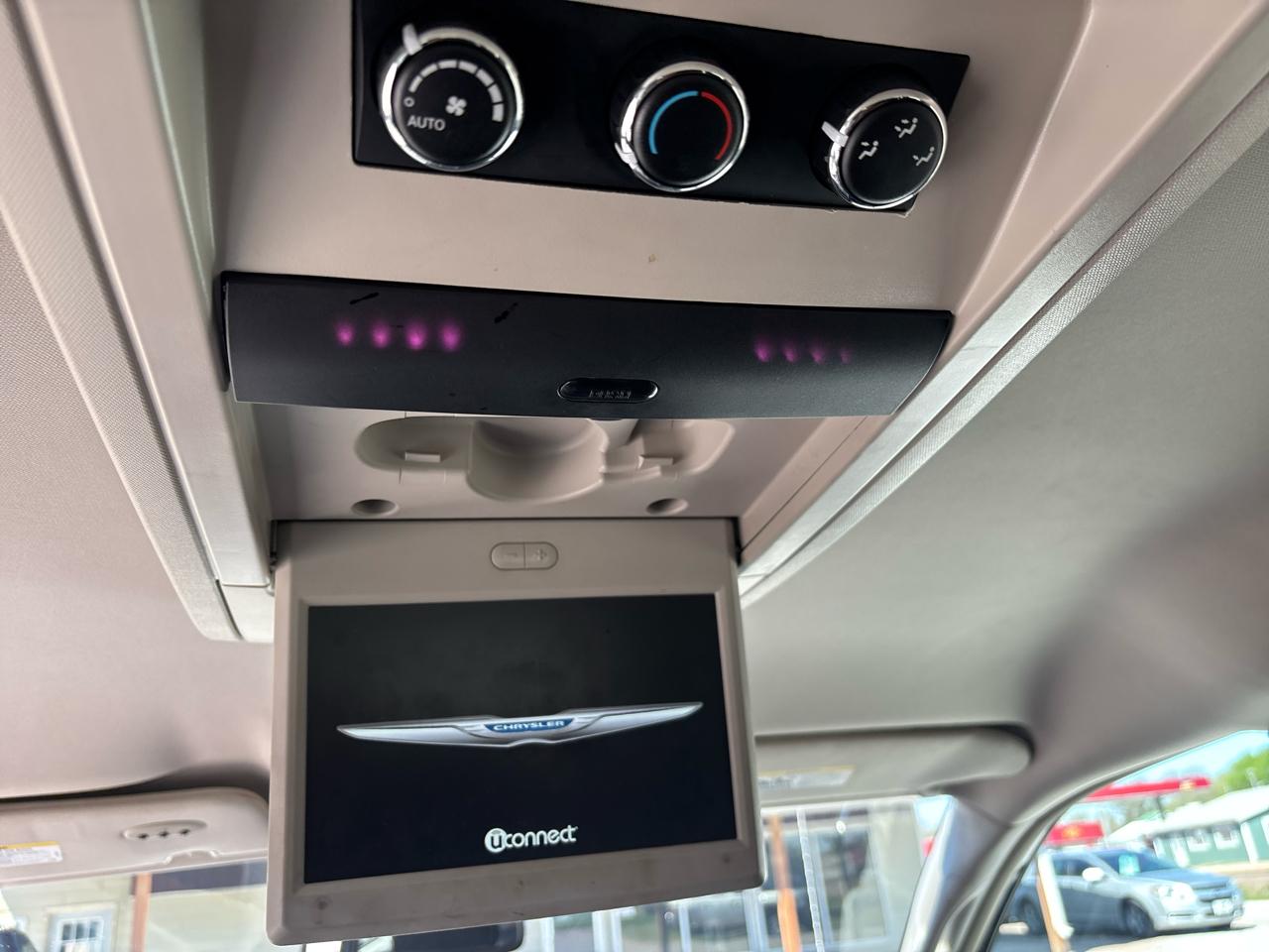 Chrysler Town & Country 4dr Wgn Limited 2015