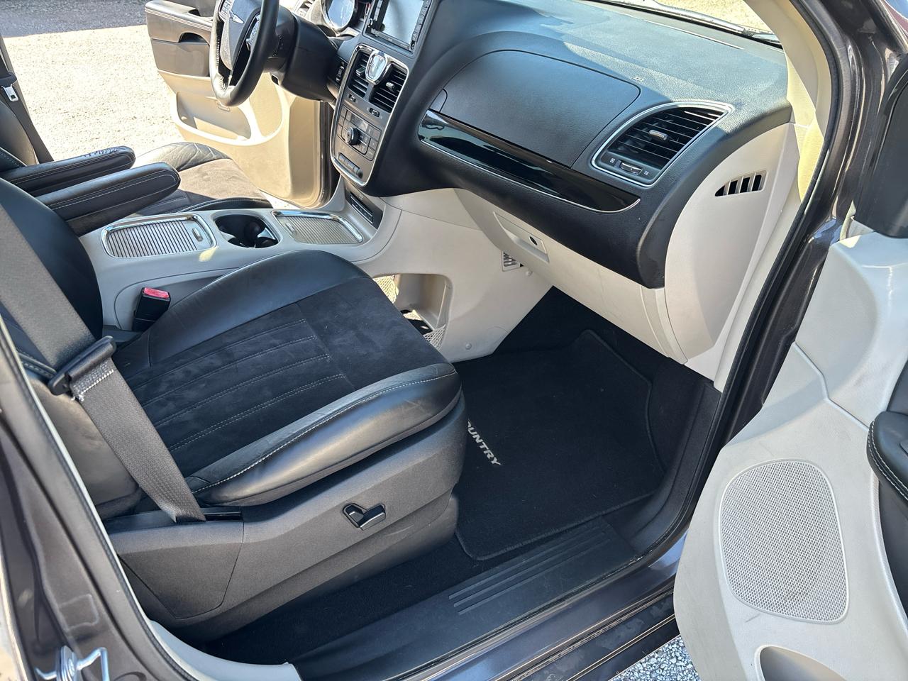 Chrysler Town & Country 4dr Wgn Limited 2015