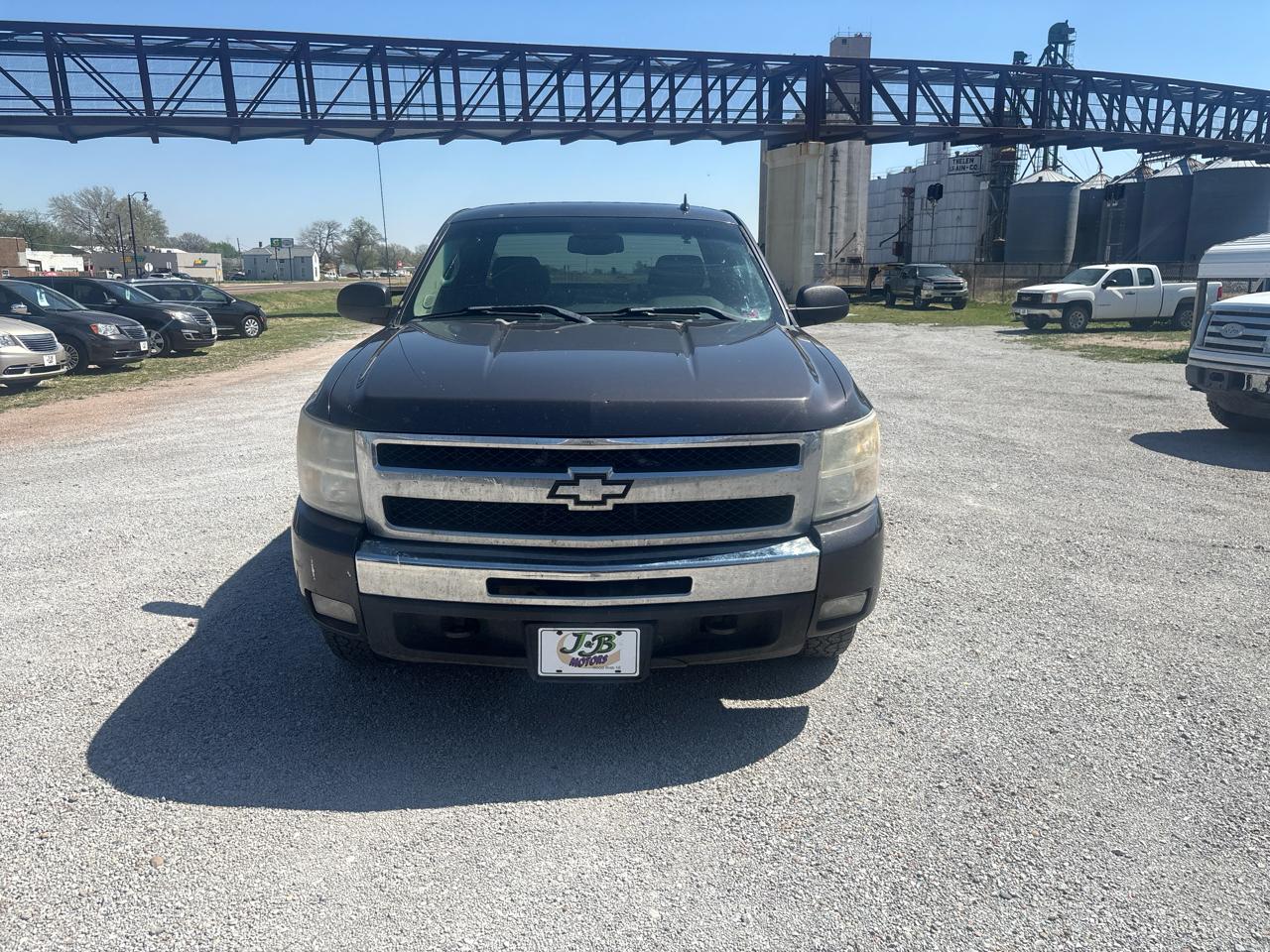 Chevrolet Silverado 1500 4WD Ext Cab 143.5" LT 2010