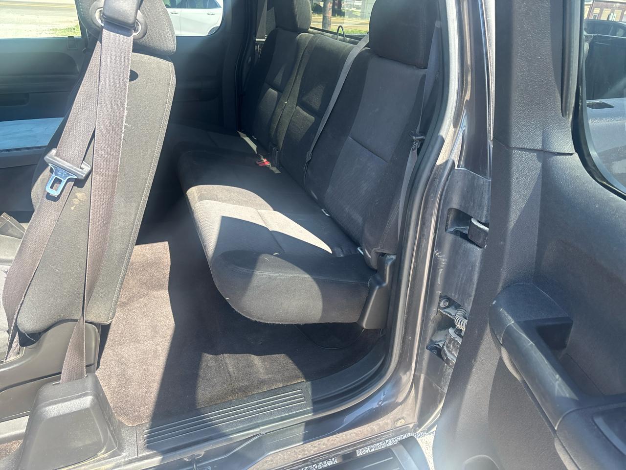 Chevrolet Silverado 1500 4WD Ext Cab 143.5" LT 2010