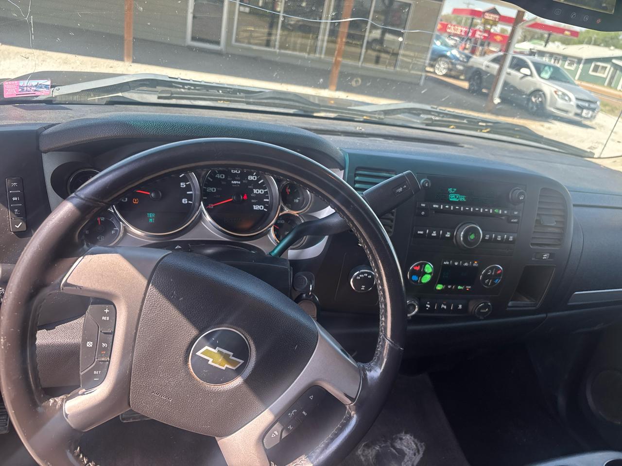 Chevrolet Silverado 1500 4WD Ext Cab 143.5" LT 2010