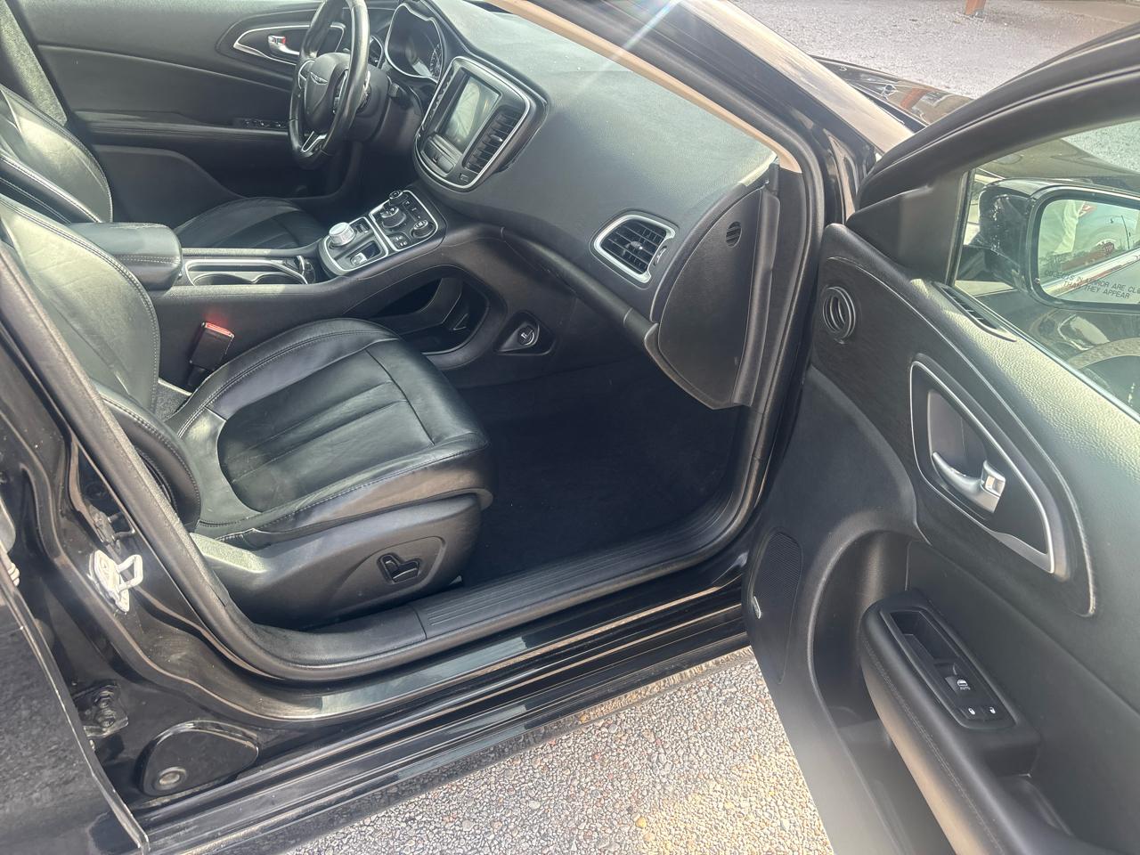 Chrysler 200 4dr Sdn C FWD 2015