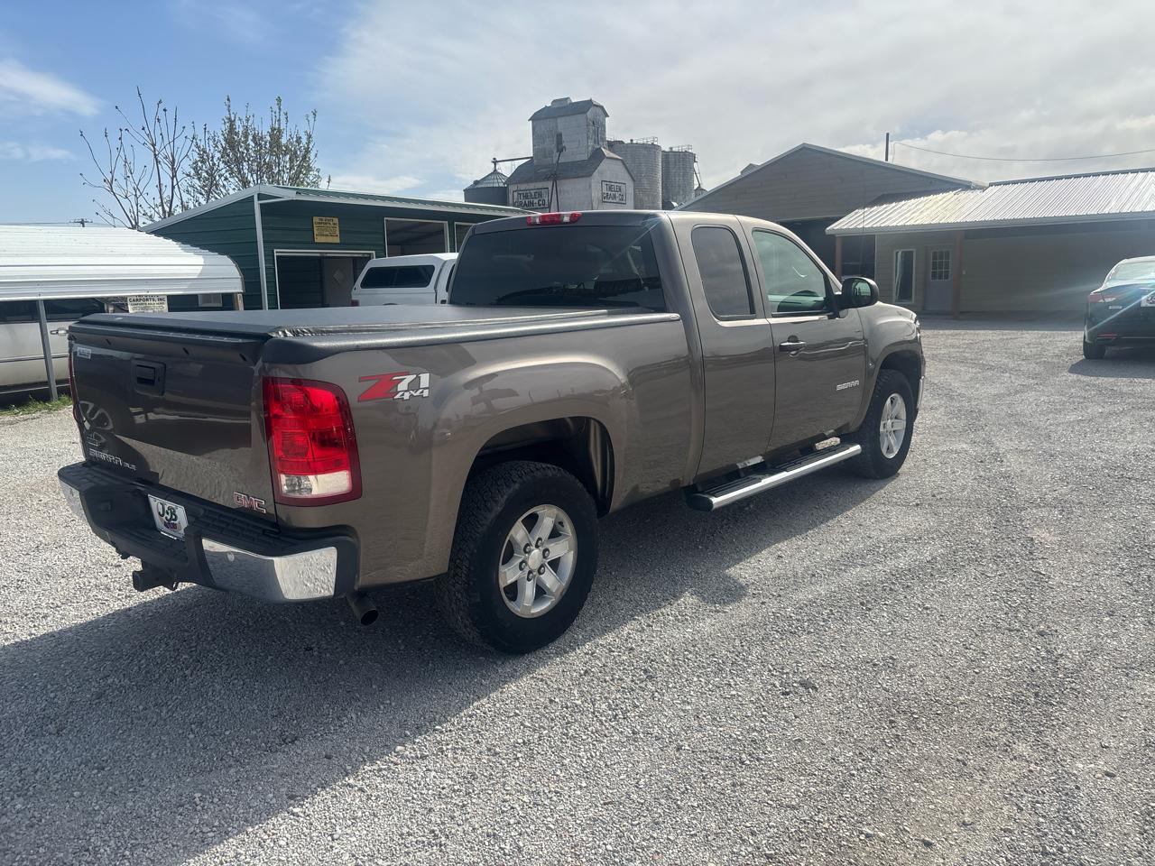 GMC Sierra 1500 4WD Ext Cab 143.5" SLE 2012