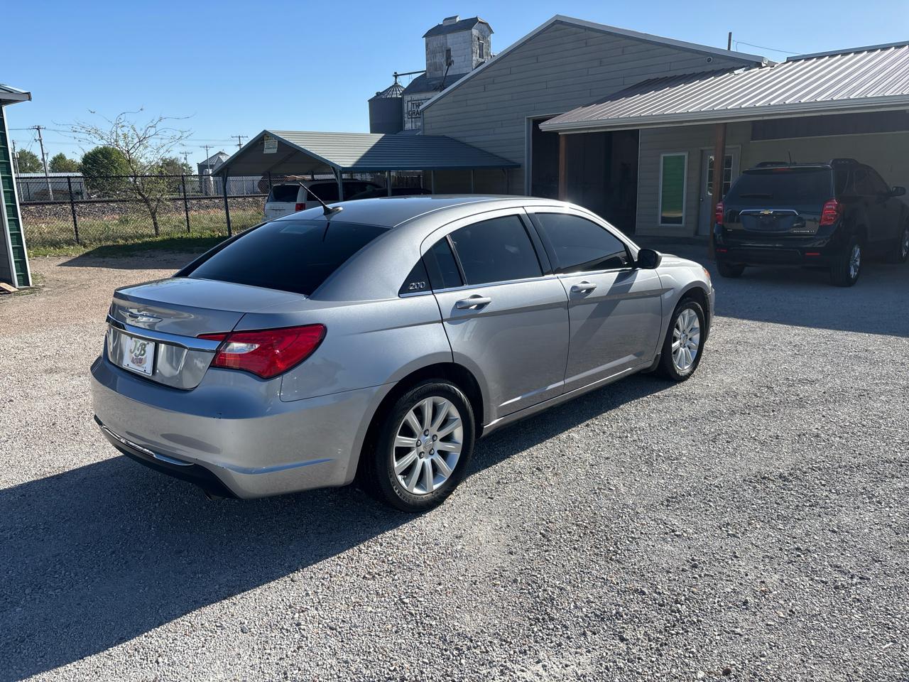 Chrysler 200 4dr Sdn Touring 2014