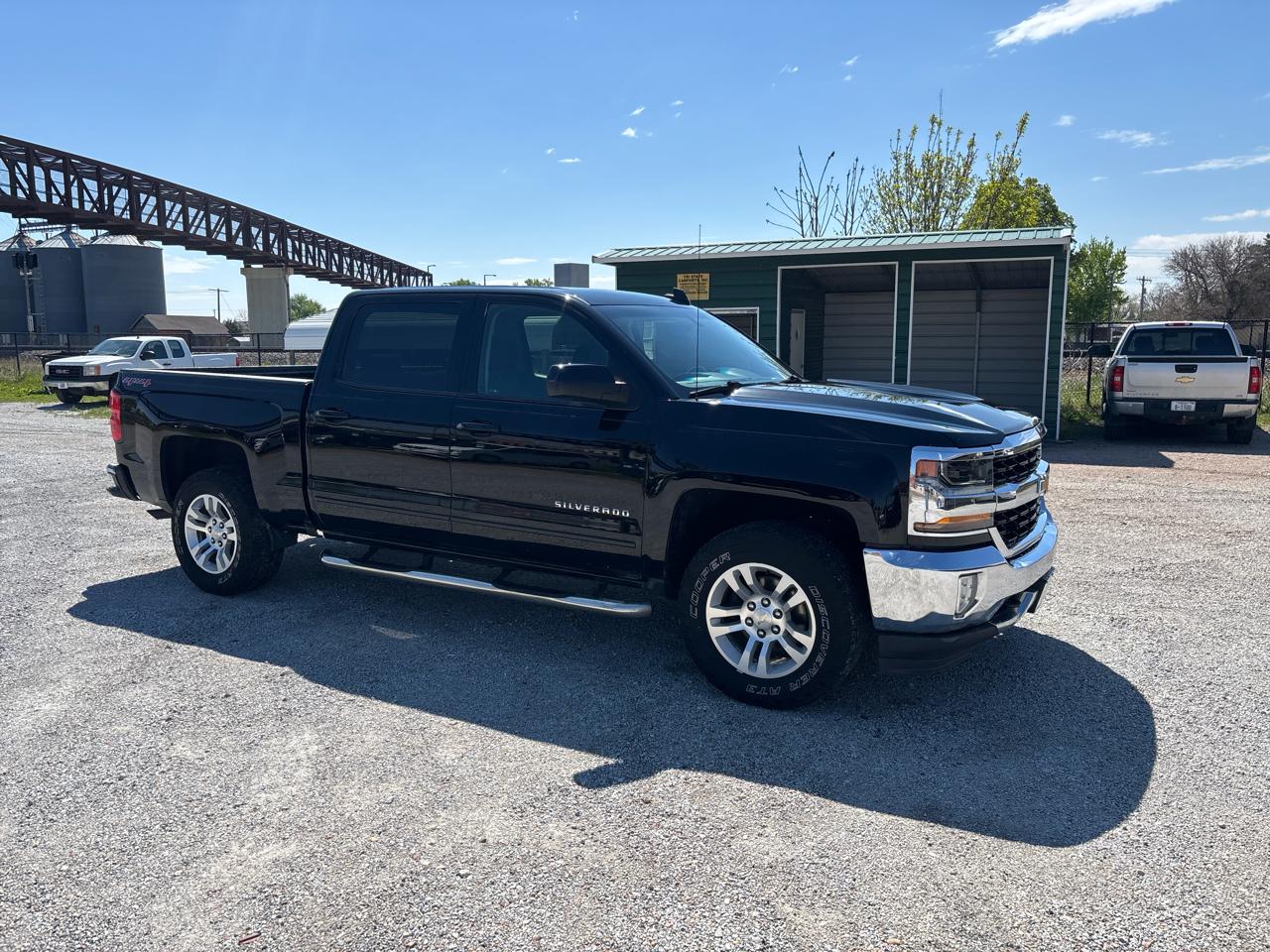 Chevrolet Silverado 1500 4WD Crew Cab 143.5" LT w/1LT 2017