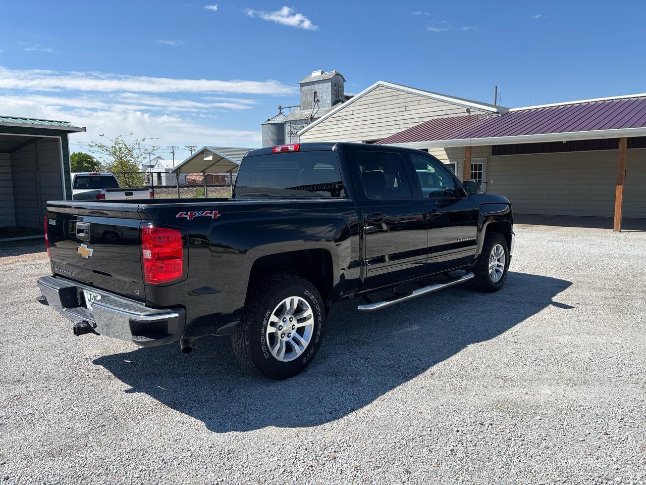 Chevrolet Silverado 1500 4WD Crew Cab 143.5" LT w/1LT 2017