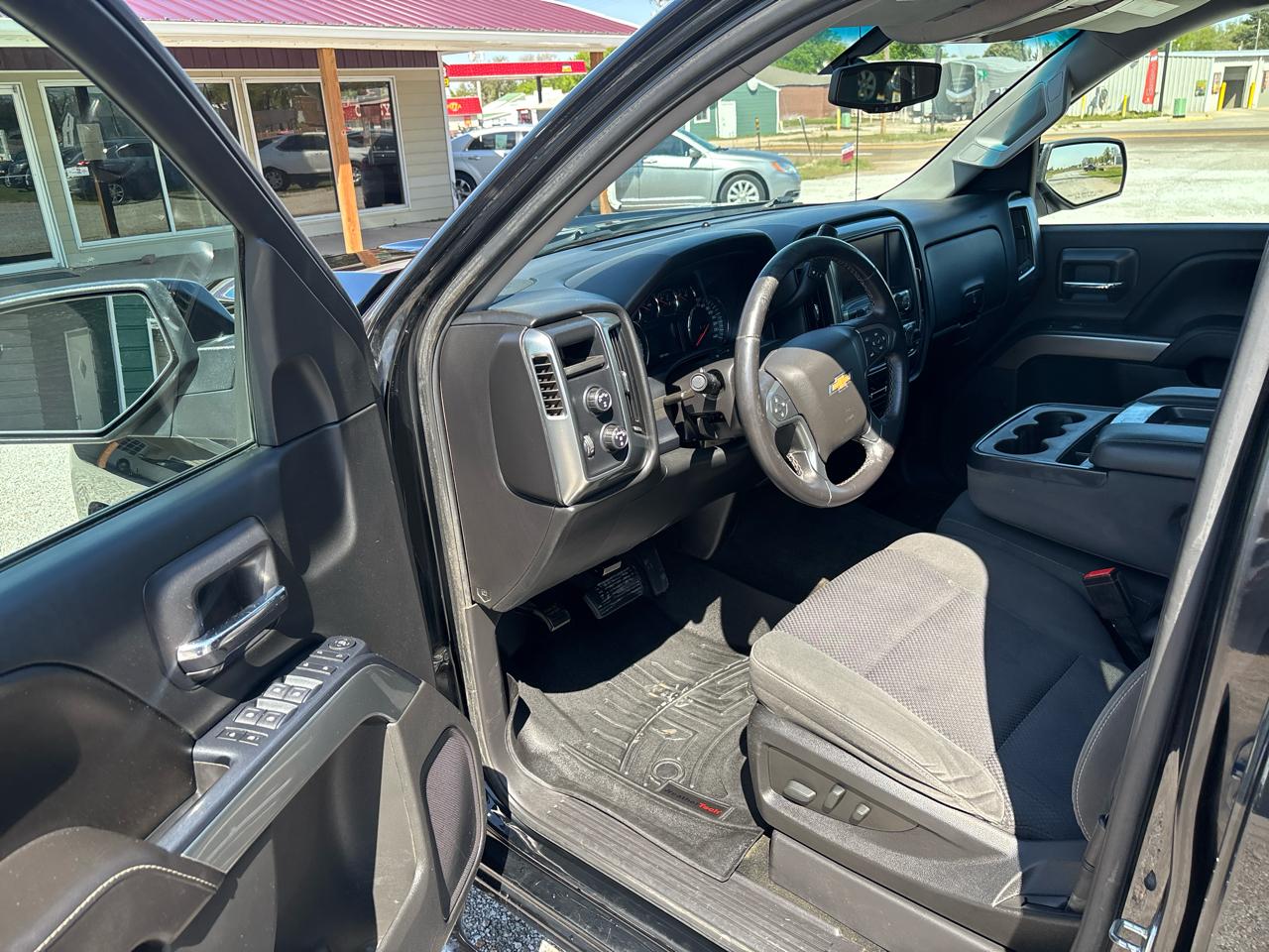 Chevrolet Silverado 1500 4WD Crew Cab 143.5" LT w/1LT 2017