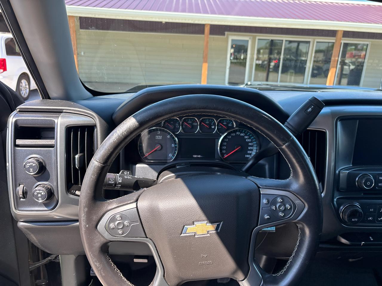 Chevrolet Silverado 1500 4WD Crew Cab 143.5" LT w/1LT 2017