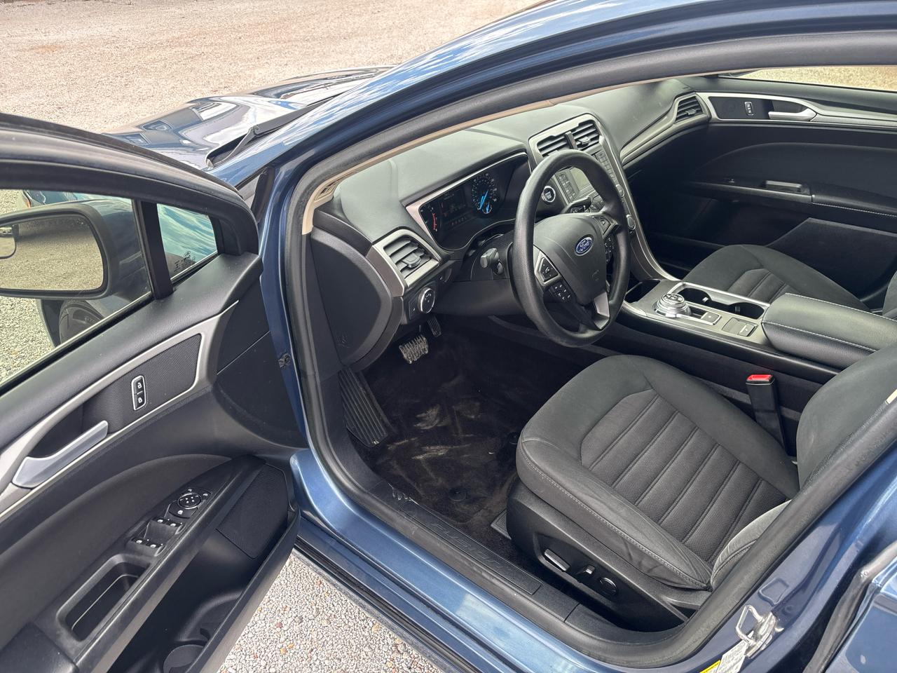 Ford Fusion SE FWD 2018