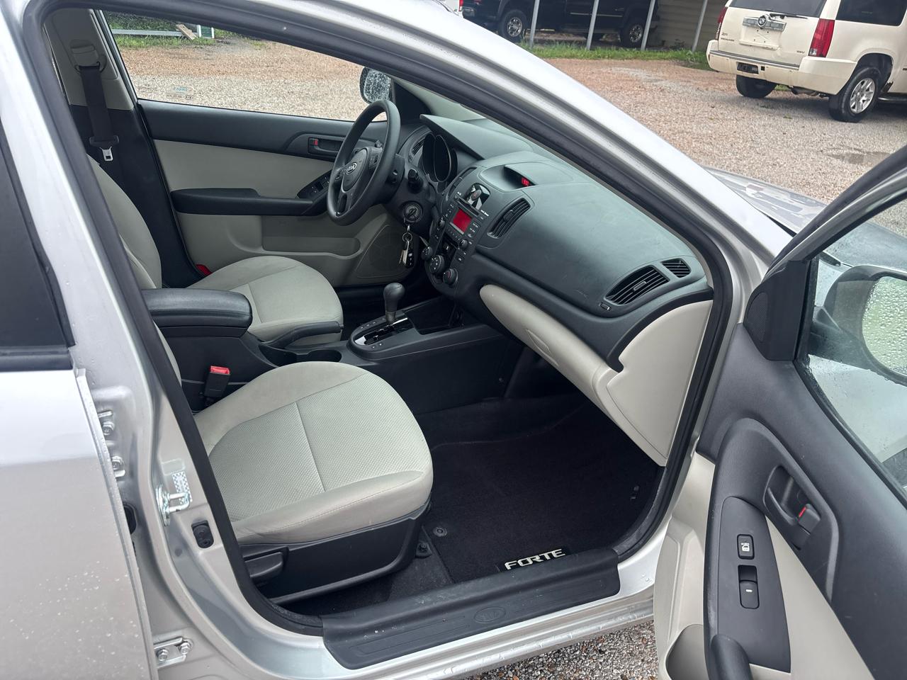 Kia Forte 4dr Sdn Auto EX 2010