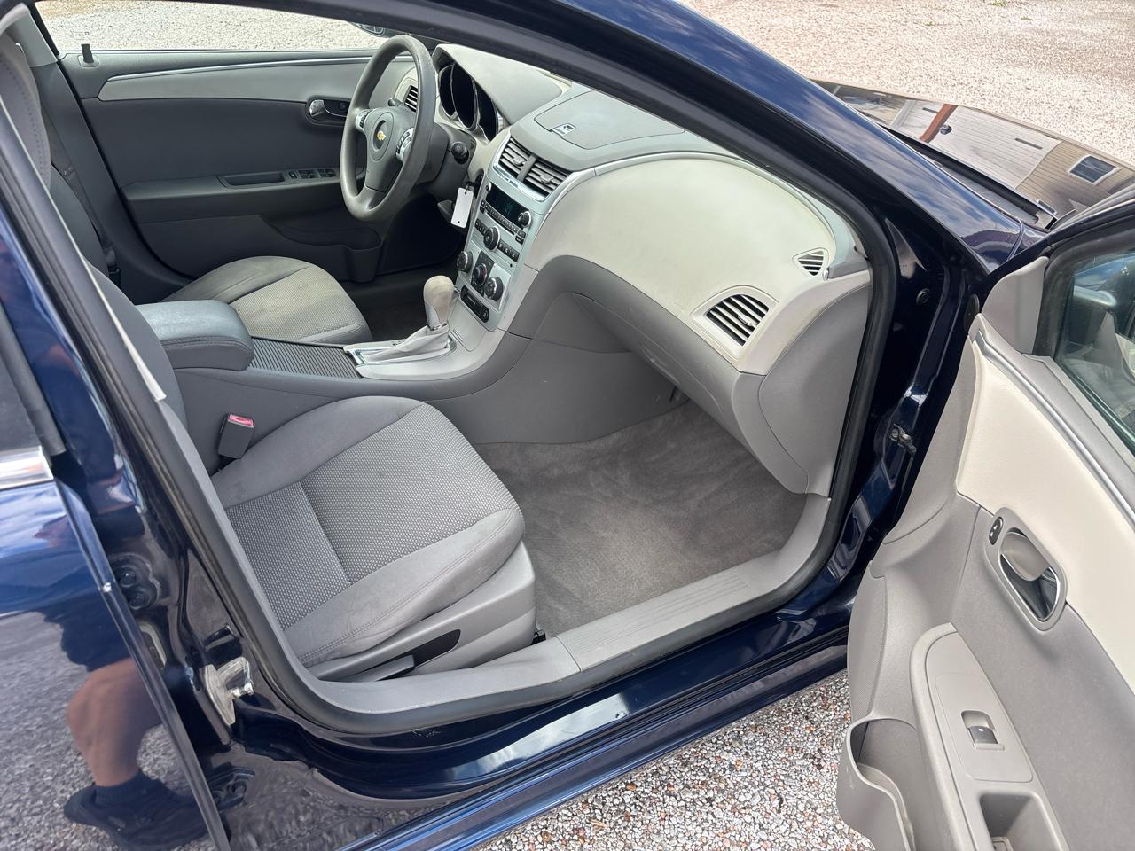 Chevrolet Malibu 4dr Sdn LS w/1FL 2012