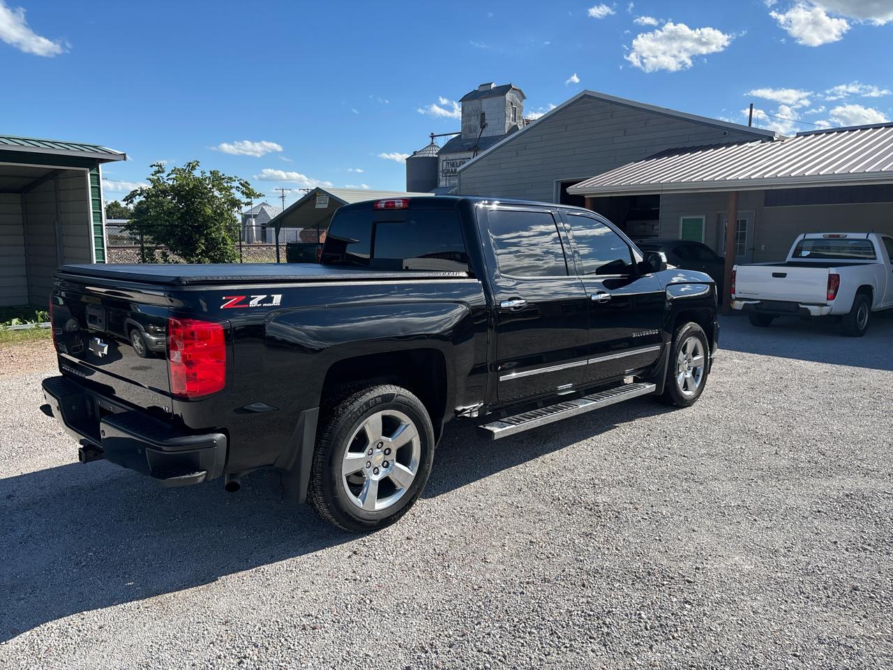 Chevrolet Silverado 1500 4WD Crew Cab 143.5" LT w/2LT 2018