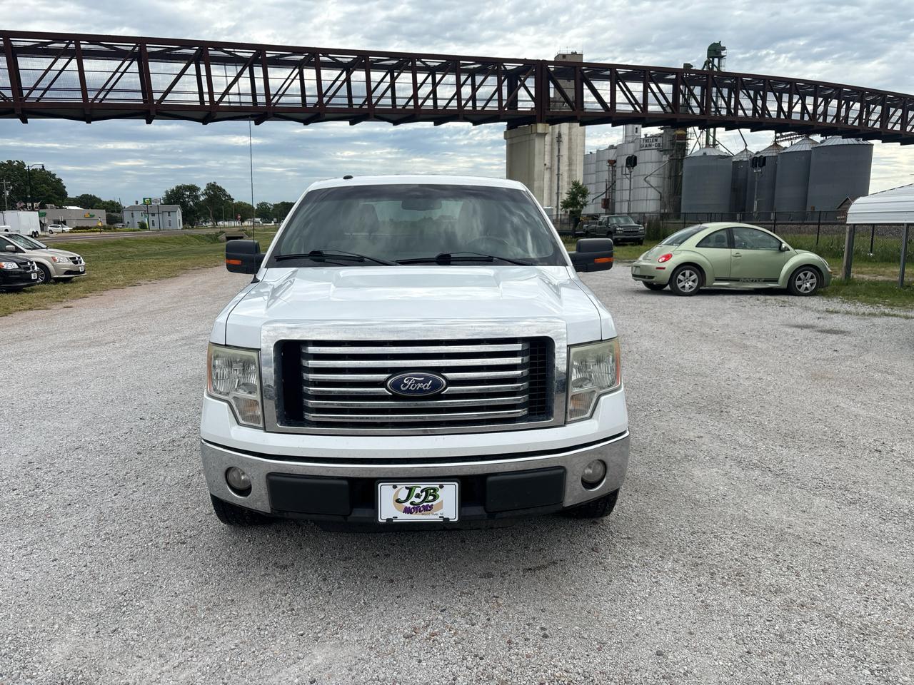 Ford F-150 2WD SuperCrew 139" XLT 2010