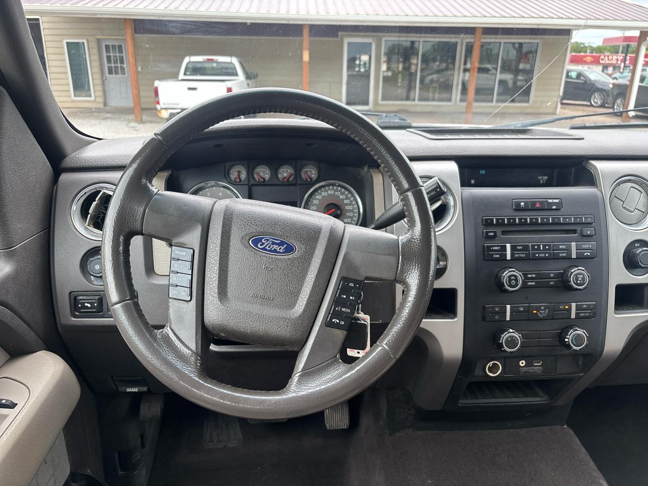 Ford F-150 2WD SuperCrew 139" XLT 2010