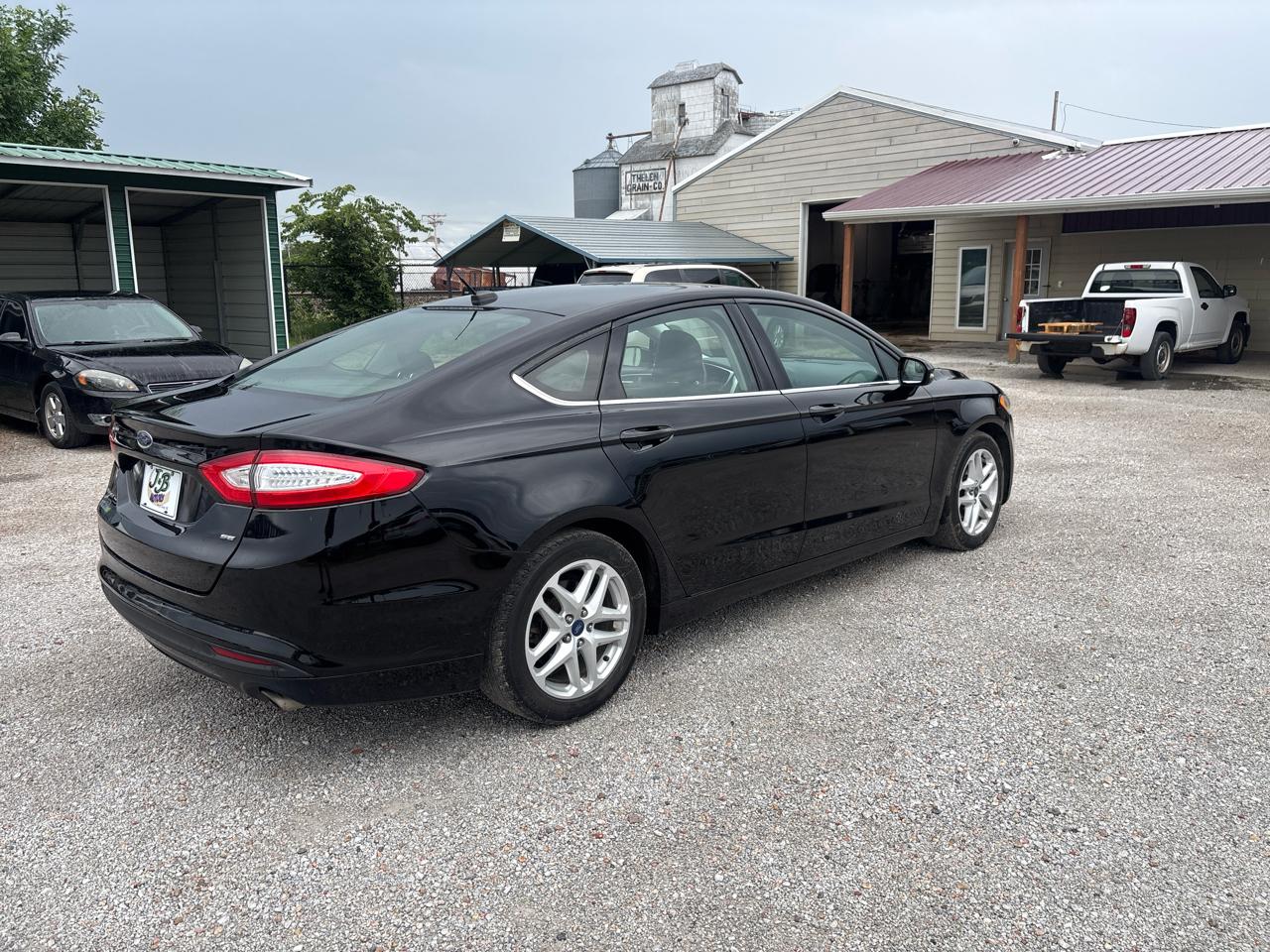 Ford Fusion 4dr Sdn SE FWD 2016
