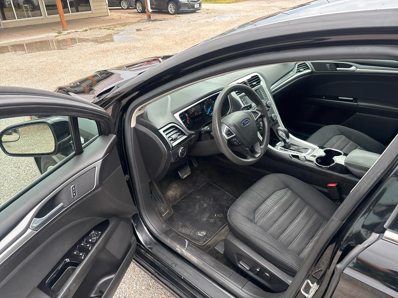 Ford Fusion 4dr Sdn SE FWD 2016