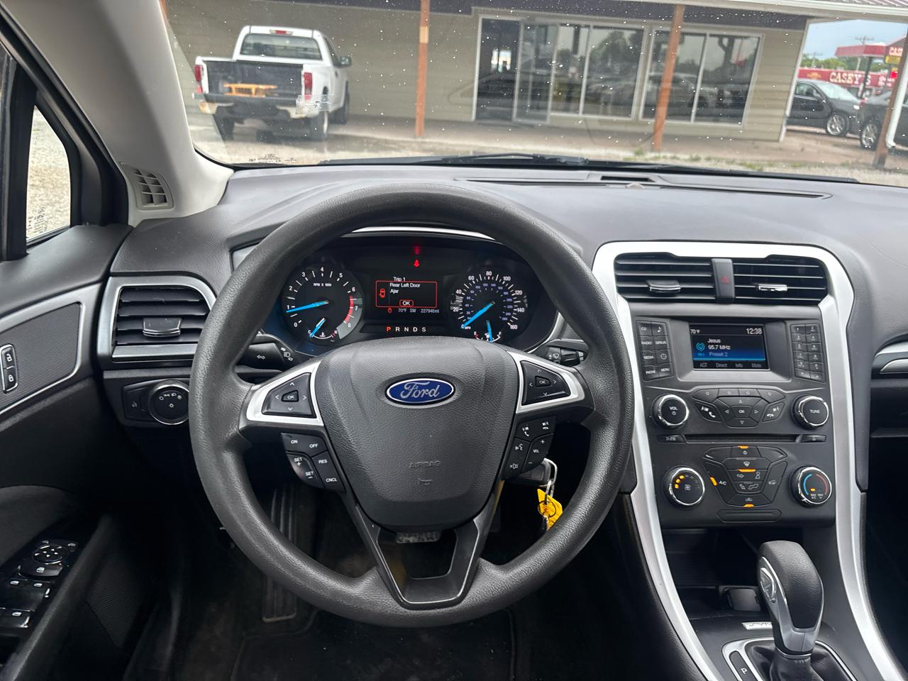 Ford Fusion 4dr Sdn SE FWD 2016