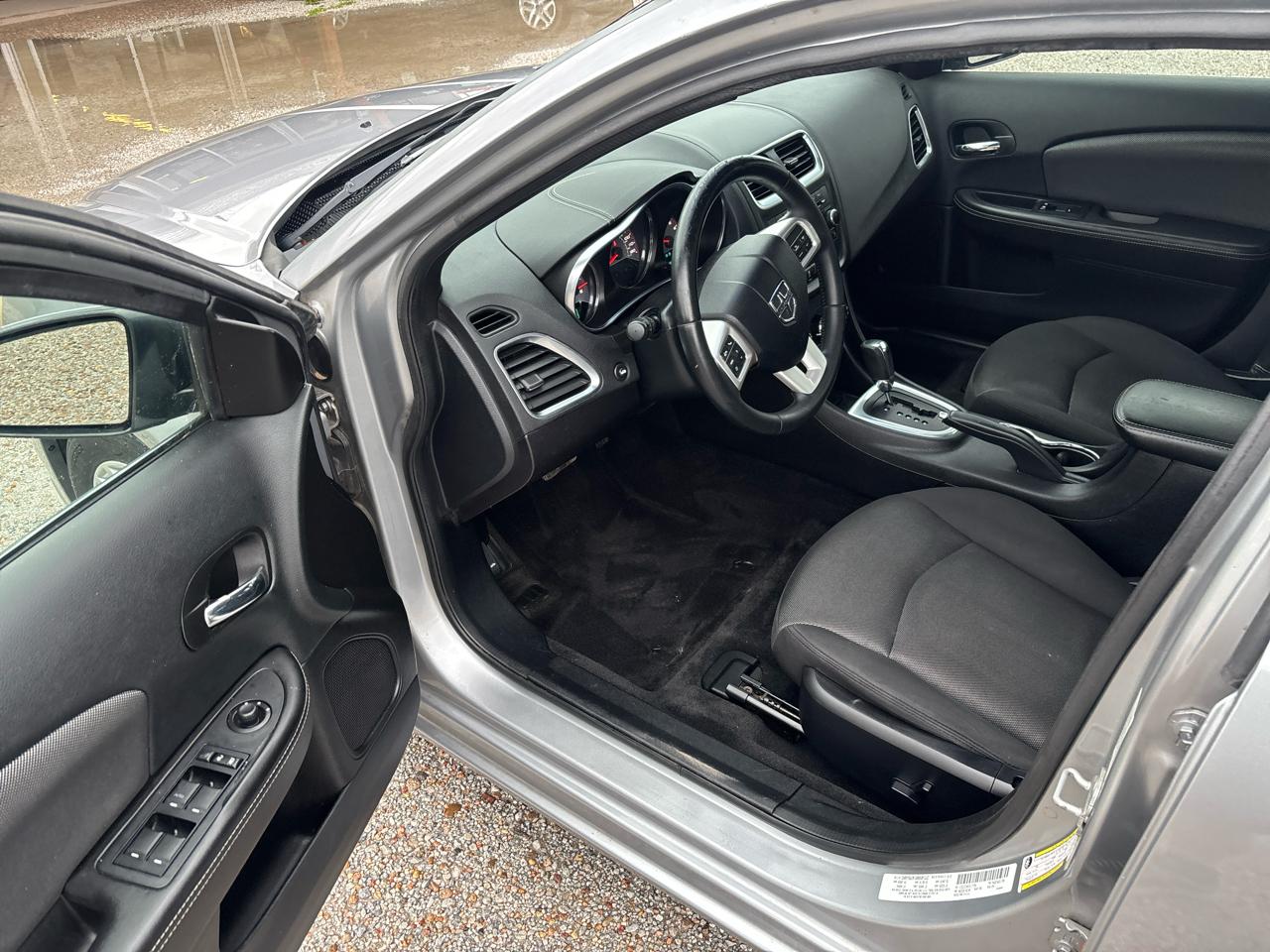 Dodge Avenger 4dr Sdn SXT 2014