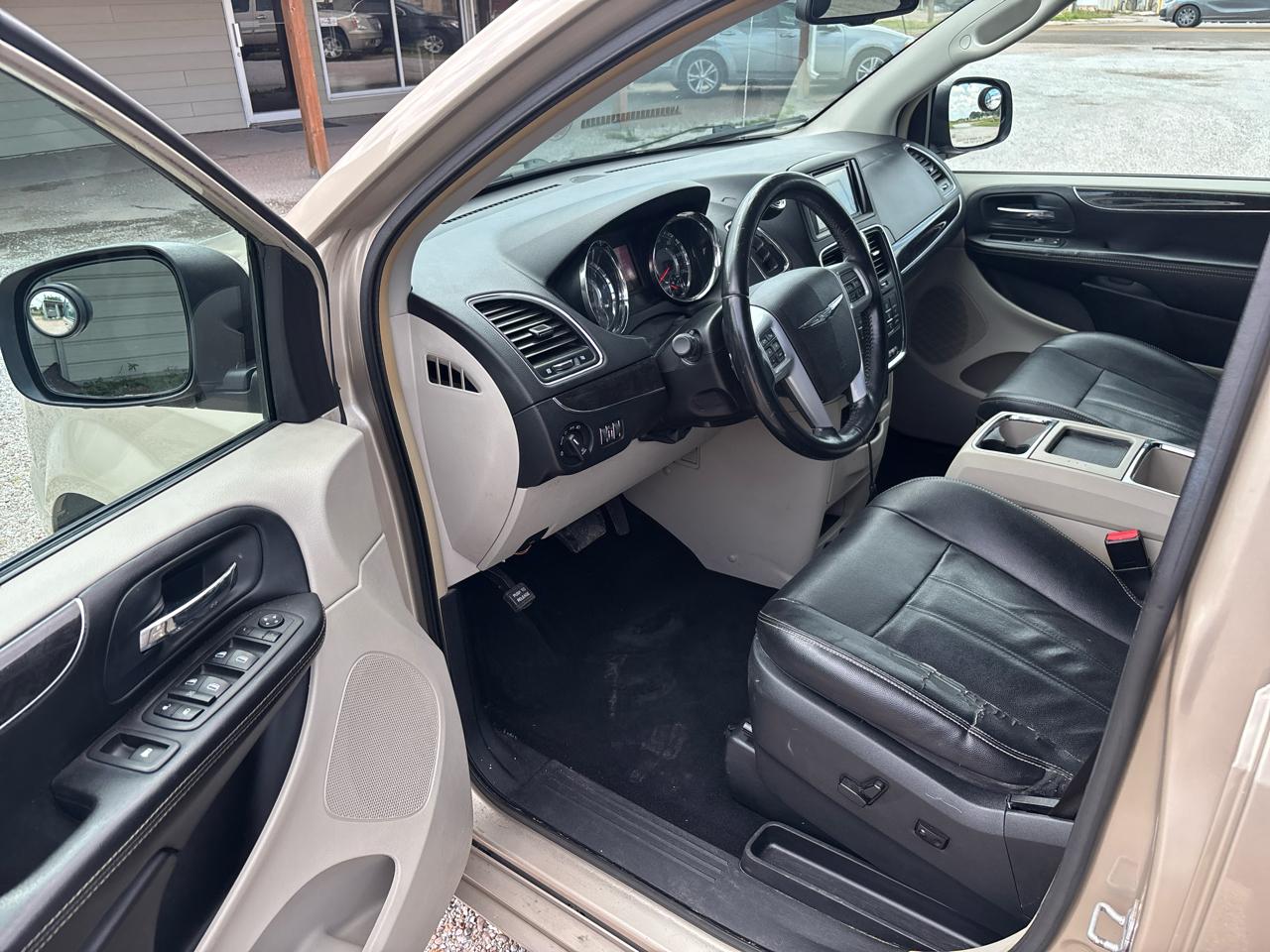 Chrysler Town & Country 4dr Wgn Touring 2014