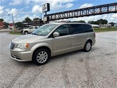 2014 Chrysler Town & Country 