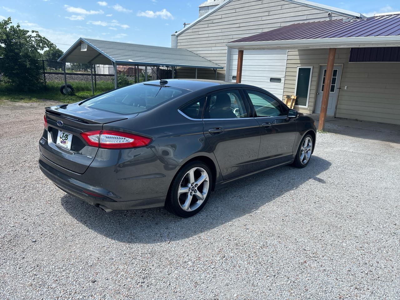 Ford Fusion 4dr Sdn SE FWD 2015