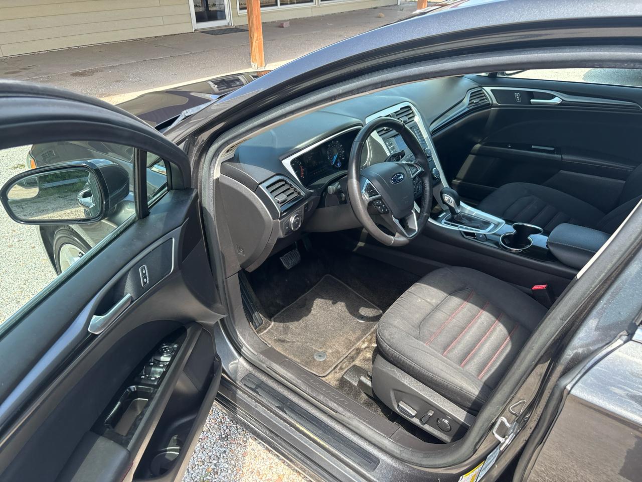 Ford Fusion 4dr Sdn SE FWD 2015