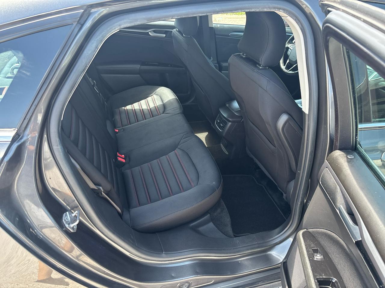 Ford Fusion 4dr Sdn SE FWD 2015