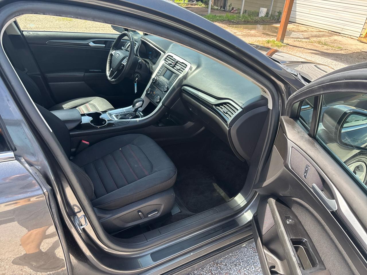 Ford Fusion 4dr Sdn SE FWD 2015