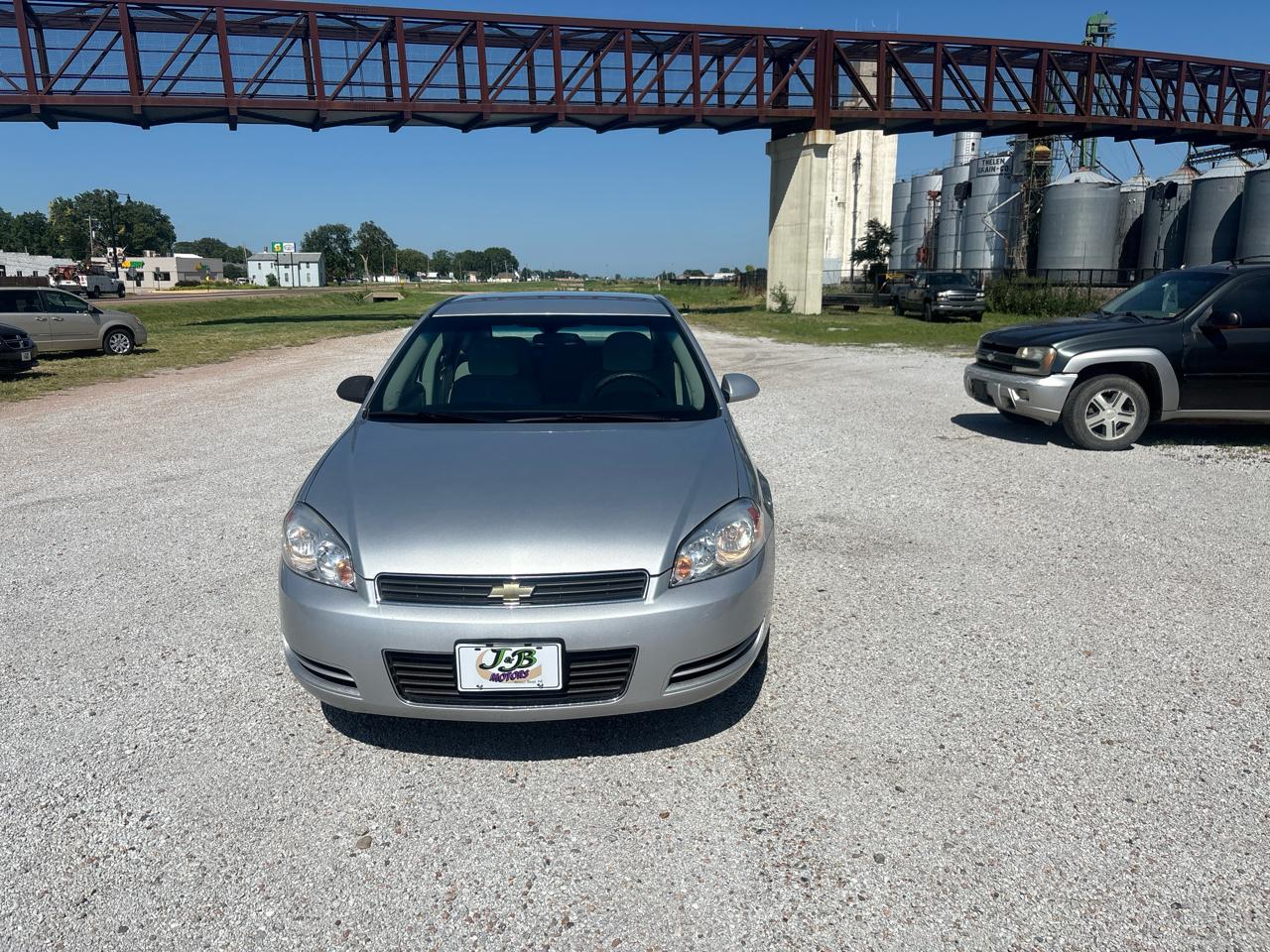 Chevrolet Impala 4dr Sdn LS 2010