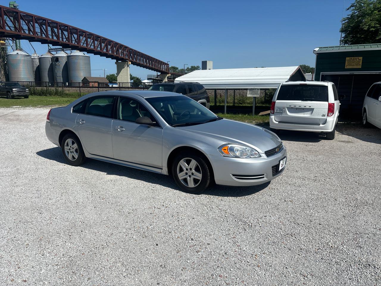 Chevrolet Impala 4dr Sdn LS 2010